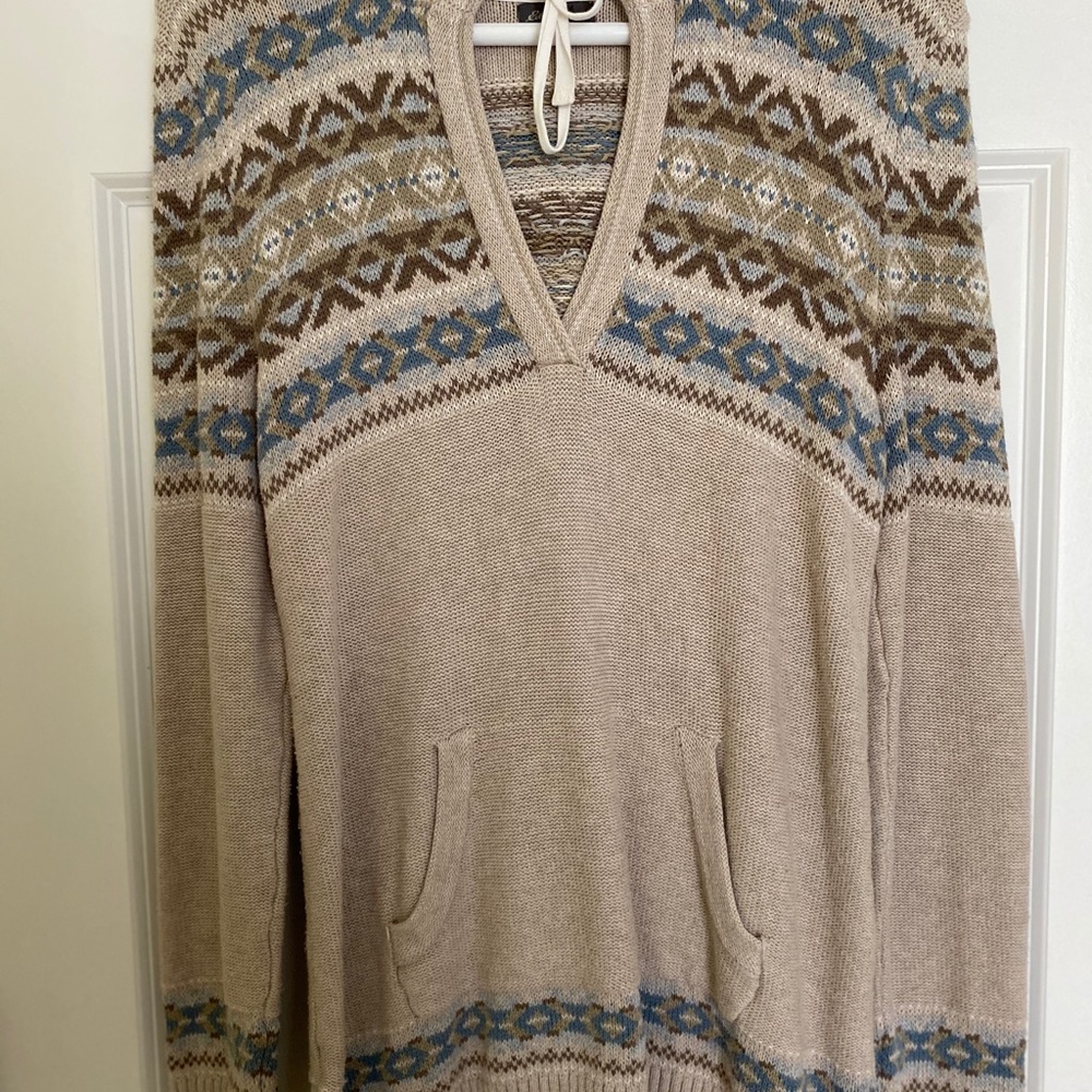 Eddie Bauer women’s woven beige sweater.